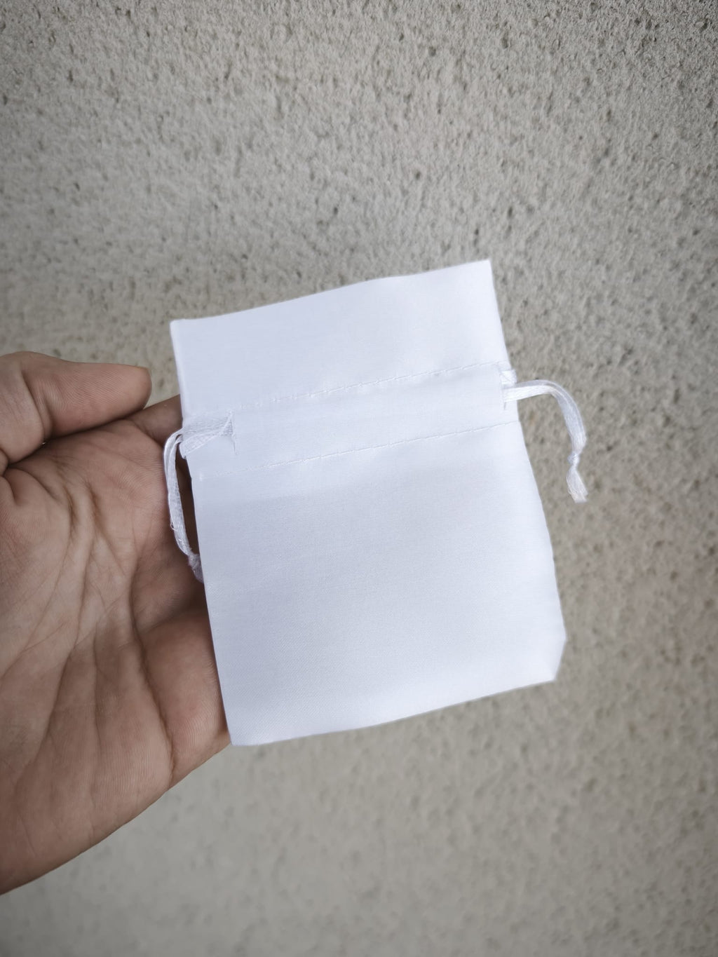 Pochettes en satin