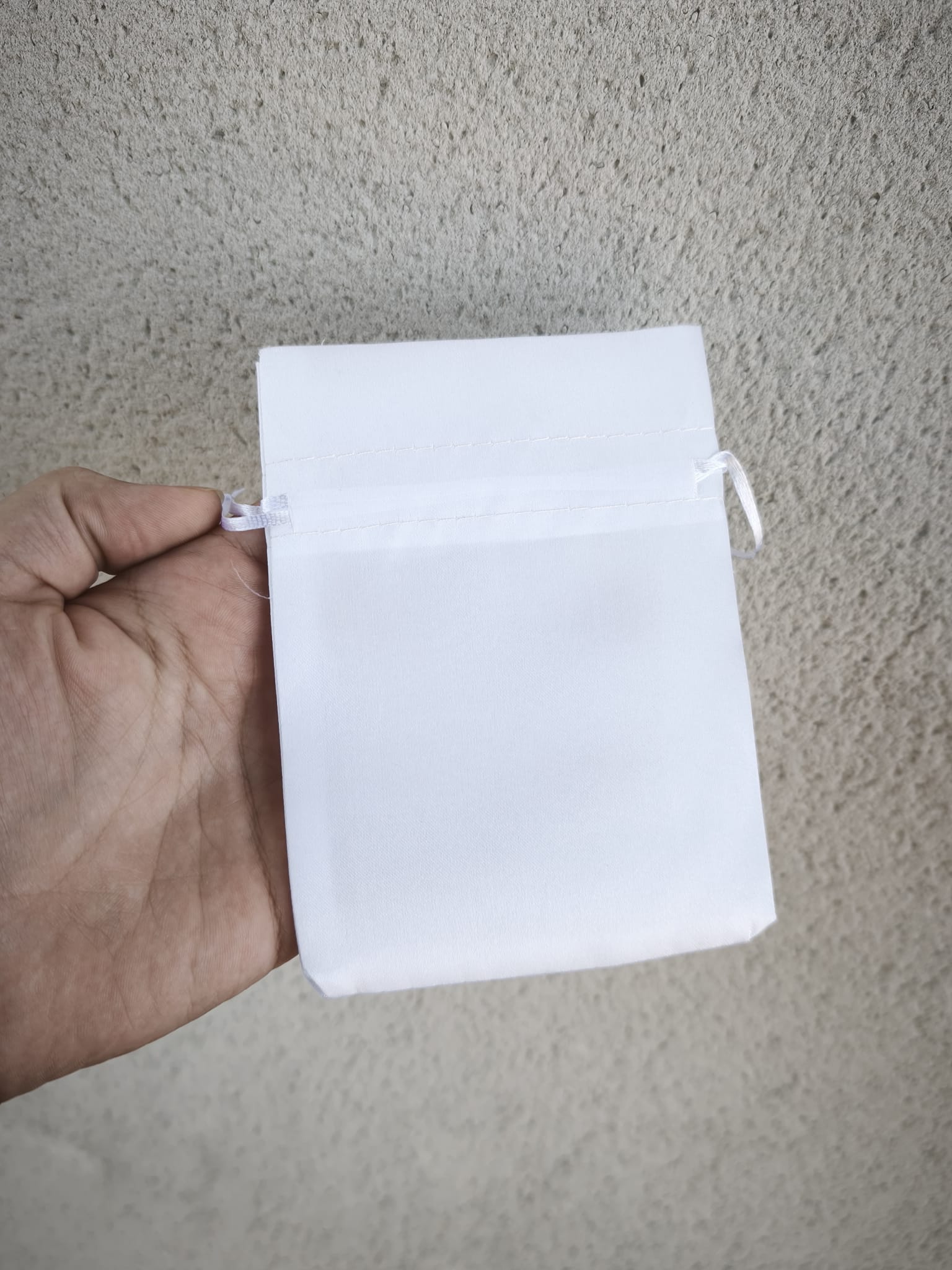 Pochettes en satin